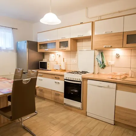 Sandor Apartment *